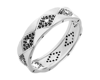 Silver ring with cubic zirconias