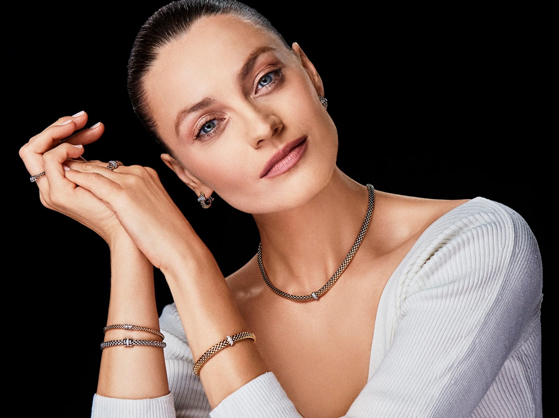 Yellow and white gold jewelry with diamonds