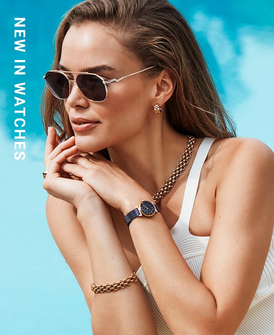 Zosia Nowak presents a watch and a set of brass jewellery