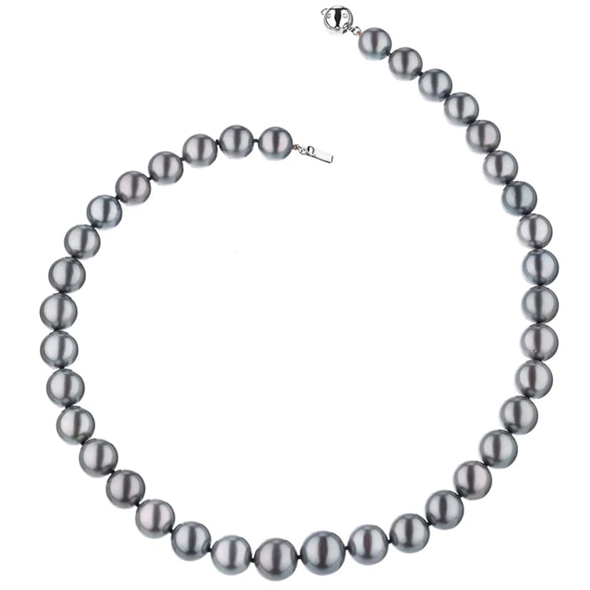 Necklace with Tahitian pearls, diamonds and white gold elements