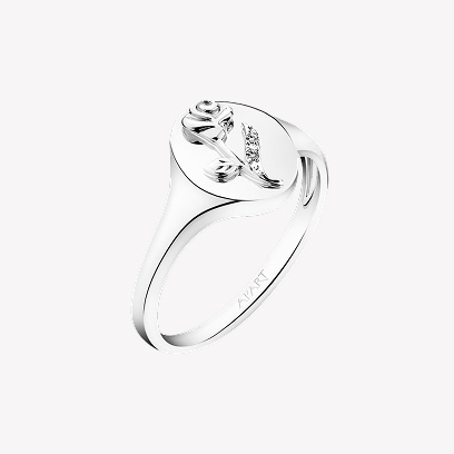 Silver ring with rose on top from the secret garen collection